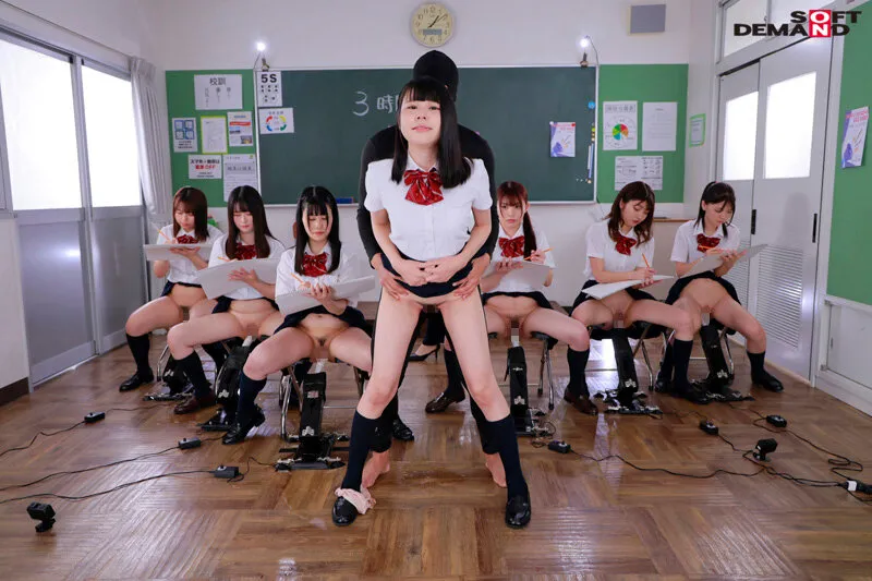 園田かのこ出演「トビジオっ!学園スクールライフ文化祭準備編 学校にいる間はずっと潮吹きっぱなし・失禁しまくる制服女子」のサンプル画像7枚目